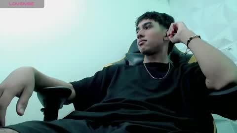 Snapshot of jake_tripp chatting on 12.17.24 jake_tripp online show from 12.17.24