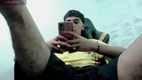 Snapshot of jake_tripp chatting on 12.21.24 jake_tripp online show from 12.21.24