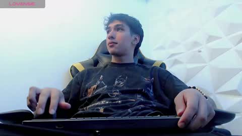 Snapshot of jake_tripp chatting on 01.08.25 jake_tripp online show from 01.08.25