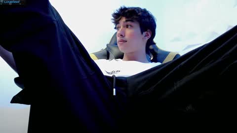 Snapshot of jake_tripp chatting on 02.19.25 jake_tripp online show from 02.19.25