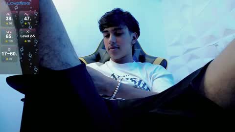 Snapshot of jake_tripp chatting on 03.05.25 jake_tripp online show from 03.05.25