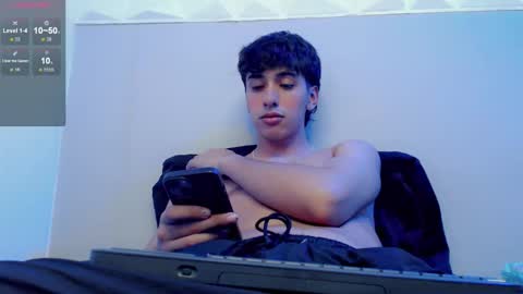 Snapshot of jake_tripp chatting on 11.28.25 jake_tripp online show from 11.28.25