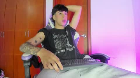 Snapshot of jake_tripp__ chatting on 07.08.26 jake online show from 07.08.26