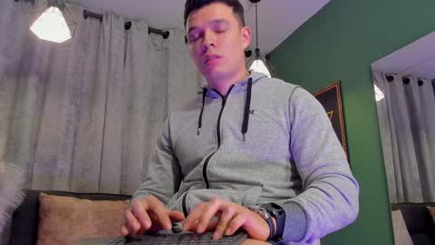 Snapshot of jakee_tyler chatting on 12.06.24 Jake Tyler online show from 12.06.24