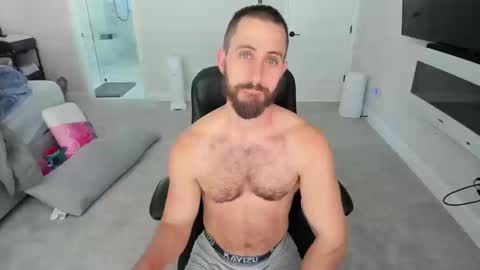 Snapshot of jakeorion chatting on 10.18.25 Jake Orion online show from 10.18.25