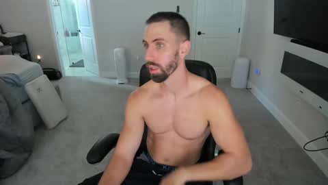 Snapshot of jakeorion chatting on 10.29.25 Jake Orion online show from 10.29.25