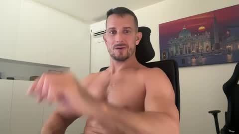 Muscle beast P online show from 08.10.26