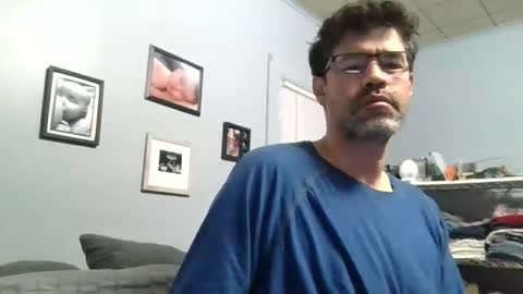 Snapshot of jam6290 chatting on 12.20.25 Jam online show from 12.20.25