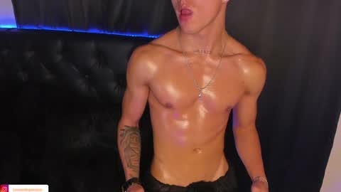 Snapshot of james1lee_ chatting on 12.17.24 LeonardoInsta LeonardoperezcoPvt open online show from 12.17.24