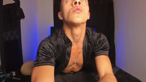 Snapshot of james1lee_ chatting on 02.26.25 LeonardoInsta LeonardoperezcoPvt open online show from 02.26.25