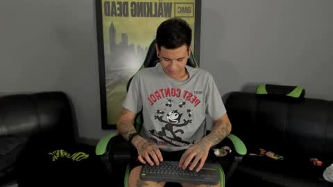 Jamesinked  online show from 12.15.24