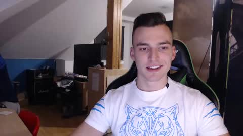 jamesss11158699 online show from 01.17.25