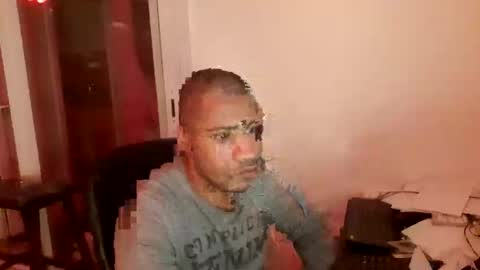 Snapshot of jamielonnas chatting on 10.13.25 Jamie Lonnas online show from 10.13.25