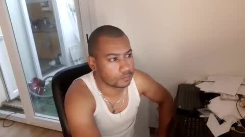 Snapshot of jamielonnas chatting on 10.14.25 Jamie Lonnas online show from 10.14.25