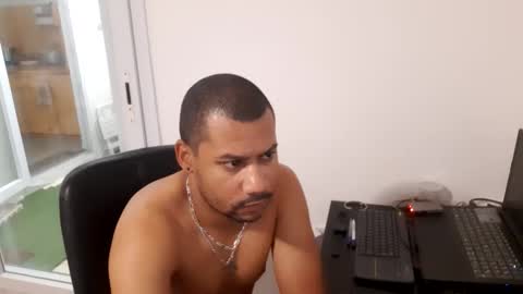 Snapshot of jamielonnas chatting on 12.03.25 Jamie Lonnas online show from 12.03.25