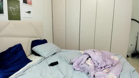 Snapshot of jamiennyam chatting on 09.30.25 jamiennyam online show from 09.30.25