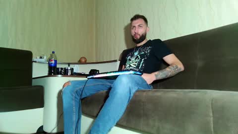 Robbie online show from 02.22.25