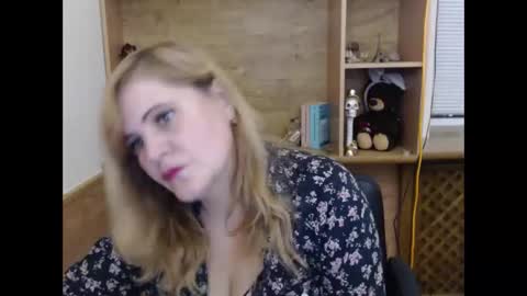 janaloveli online show from 10.28.25