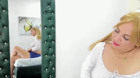 Snapshot of janeska_ chatting on 12.03.24 janeska online show from 12.03.24