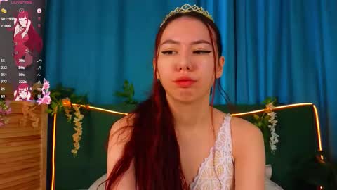 Snapshot of janet_yong chatting on 11.18.25 Jenifer online show from 11.18.25