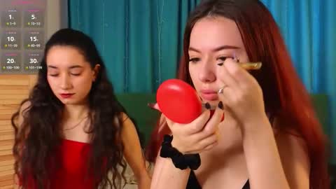 Snapshot of janet_yong chatting on 12.16.25 Jenifer online show from 12.16.25