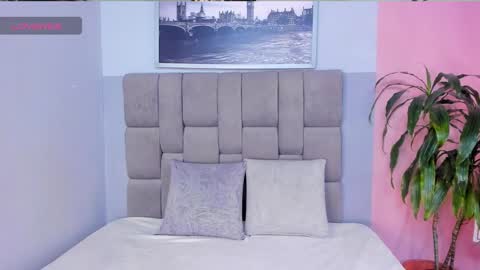 Snapshot of janna_lopezz chatting on 12.23.25 Janna online show from 12.23.25