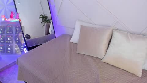    online show from 09.10.25