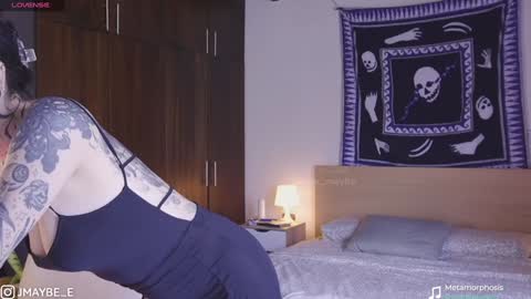   jmaybe e online show from 01.09.25