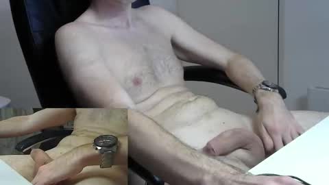 Snapshot of japie93 chatting on 10.30.25 japie93 online show from 10.30.25