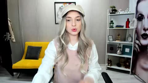 Snapshot of jaquelinlaurent chatting on 09.15.25 JaquelinLaurent online show from 09.15.25