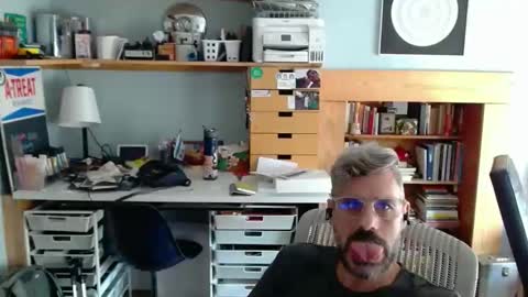 Snapshot of jareth_returns chatting on 10.18.25 jareth_returns online show from 10.18.25