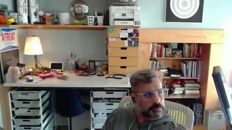 Snapshot of jareth_returns chatting on 10.24.25 jareth_returns online show from 10.24.25