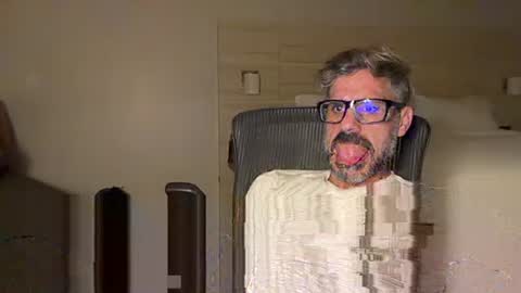 Snapshot of jareth_returns chatting on 04.15.26 jareth_returns online show from 04.15.26