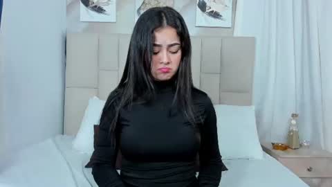 Jaslyn online show from 02.15.25