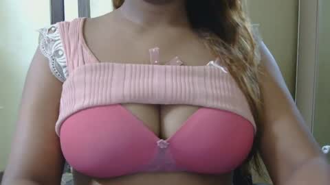 Snapshot of jasmeen_love143 chatting on 06.16.26 jasmeen online show from 06.16.26
