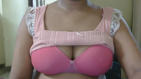 Snapshot of jasmeen_love143 chatting on 07.01.26 jasmeen online show from 07.01.26