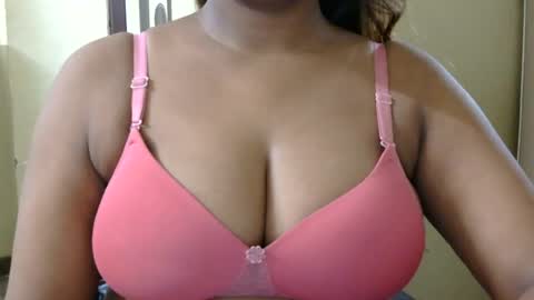 Snapshot of jasmeen_love143 chatting on 07.16.26 jasmeen online show from 07.16.26