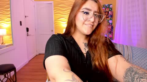 Snapshot of jasmiinevans chatting on 12.20.24 Jasmin Evans online show from 12.20.24