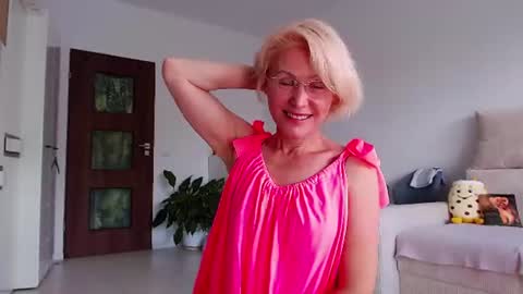Snapshot of jasmin18v chatting on 07.09.26 Jasmin room for people 40 online show from 07.09.26