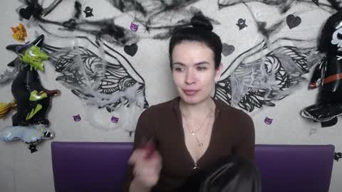 JasmineKouch online show from 11.12.25