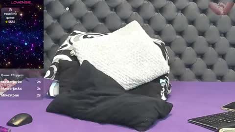 Snapshot of jasminporn chatting on 12.28.24 Queen Of Squirt online show from 12.28.24