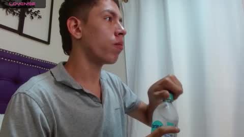 Snapshot of jaxthorn chatting on 11.25.25 JAX THORN online show from 11.25.25