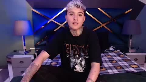 Snapshot of jaxwolf_ chatting on 12.18.25 JAX online show from 12.18.25