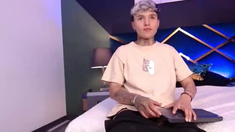 Snapshot of jaxwolf_ chatting on 01.18.26 JAX online show from 01.18.26