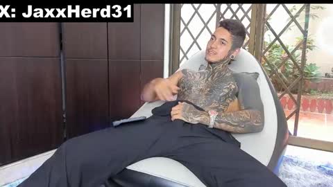 Snapshot of jaxxxonherd chatting on 02.05.25 Michael online show from 02.05.25