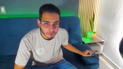 Snapshot of jay_brown69 chatting on 12.20.25 jay_brown69 online show from 12.20.25