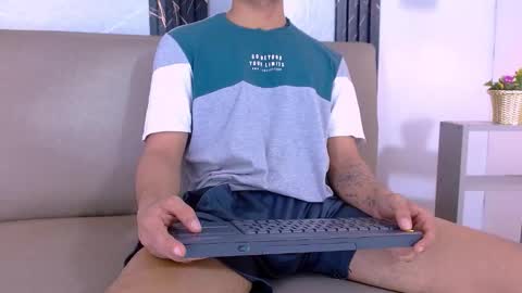 Snapshot of jayden_morris chatting on 12.19.25 Jayden Morris online show from 12.19.25