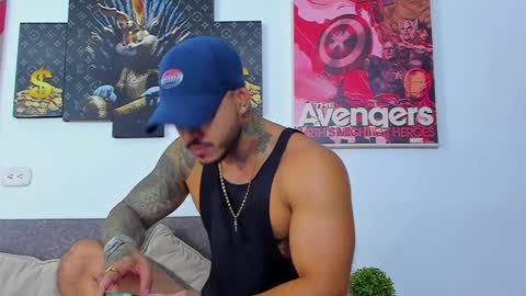 Jean  axelcrow       Modelo Independiente online show from 01.15.25