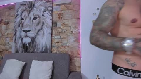 Jean  axelcrow       Modelo Independiente online show from 11.21.25