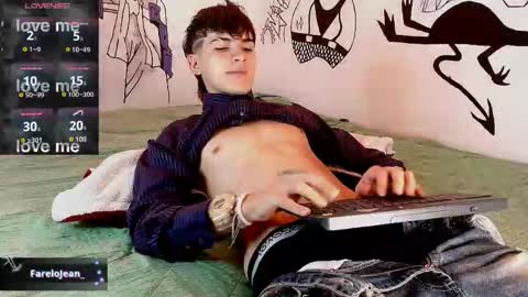 Snapshot of jeanfarelo chatting on 10.24.25 Jean online show from 10.24.25